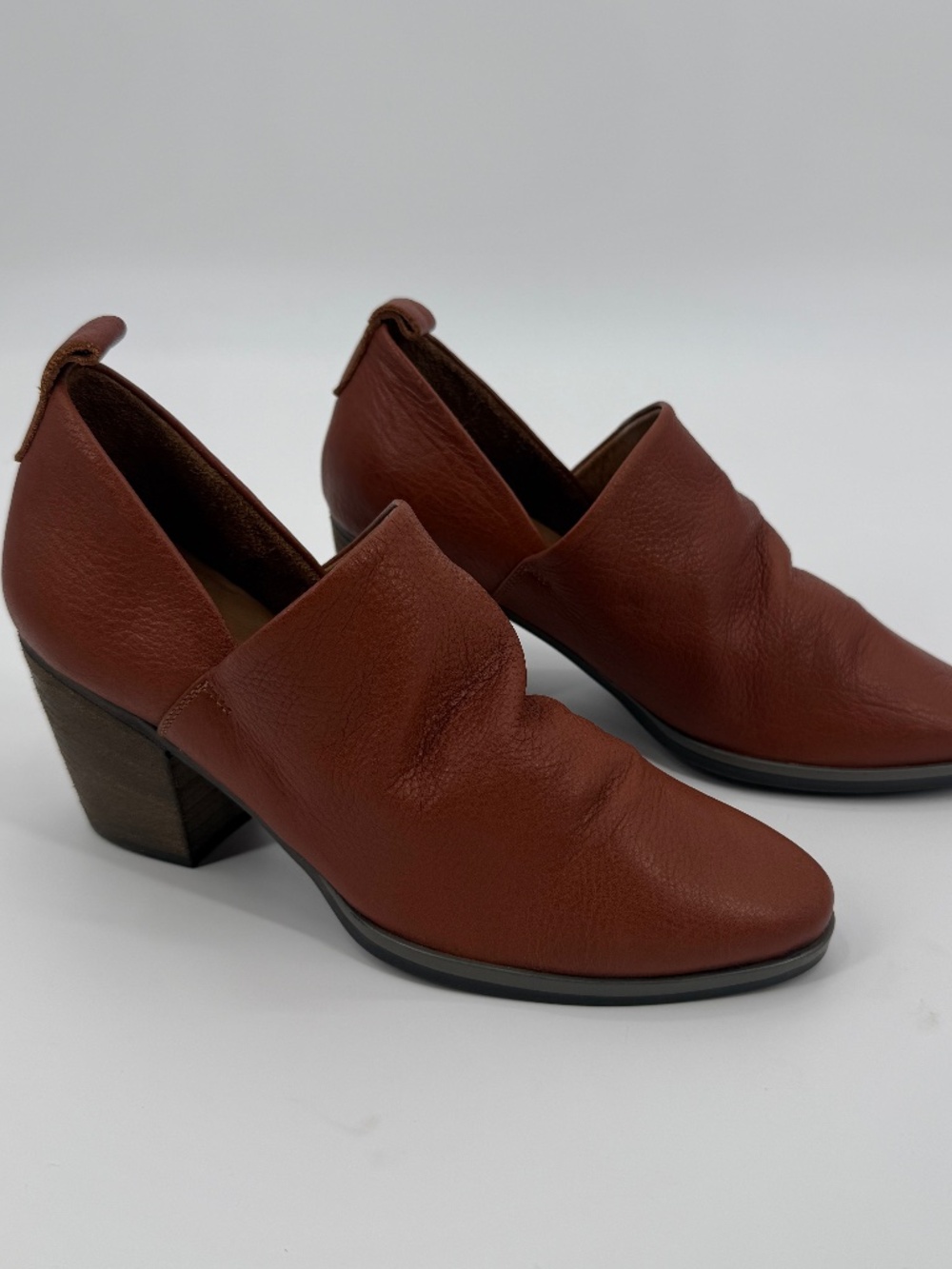 BUENO Cognac Brown Leather Ruched Ankle Booties Block Heel Cutout Shoes Size 40